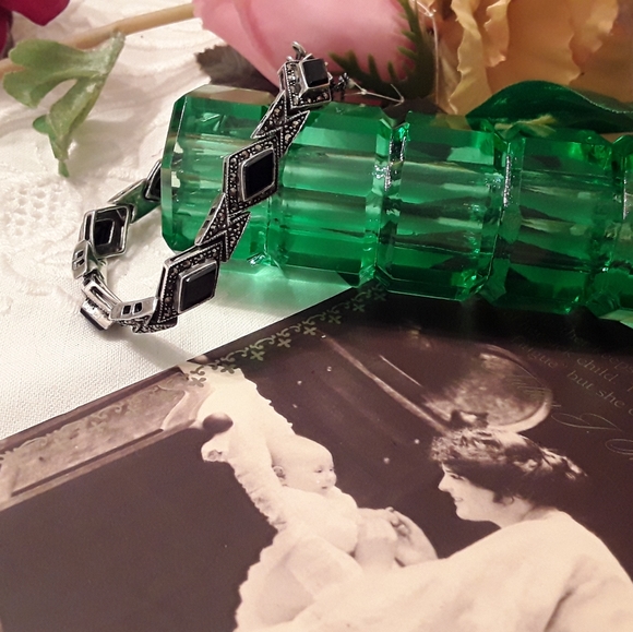 Jewelry - VTG. 925 STERLING MARCASITE & ONYX  LINK BRACELET